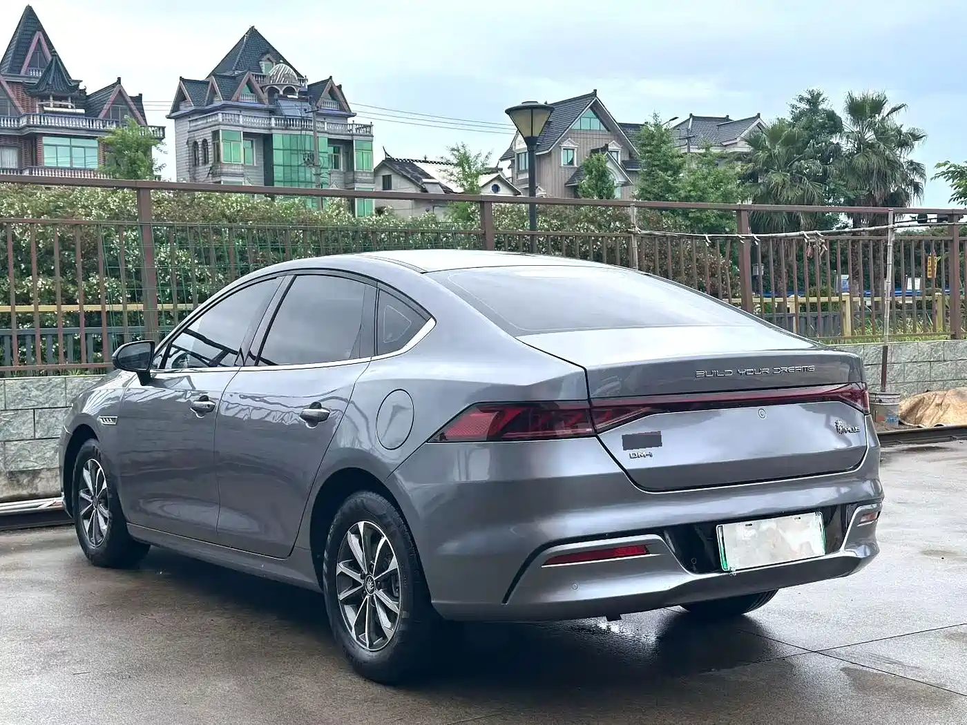 BYD Qin PLUS 2023 Champion Edition DM-i 120KM Leading Type фото 7