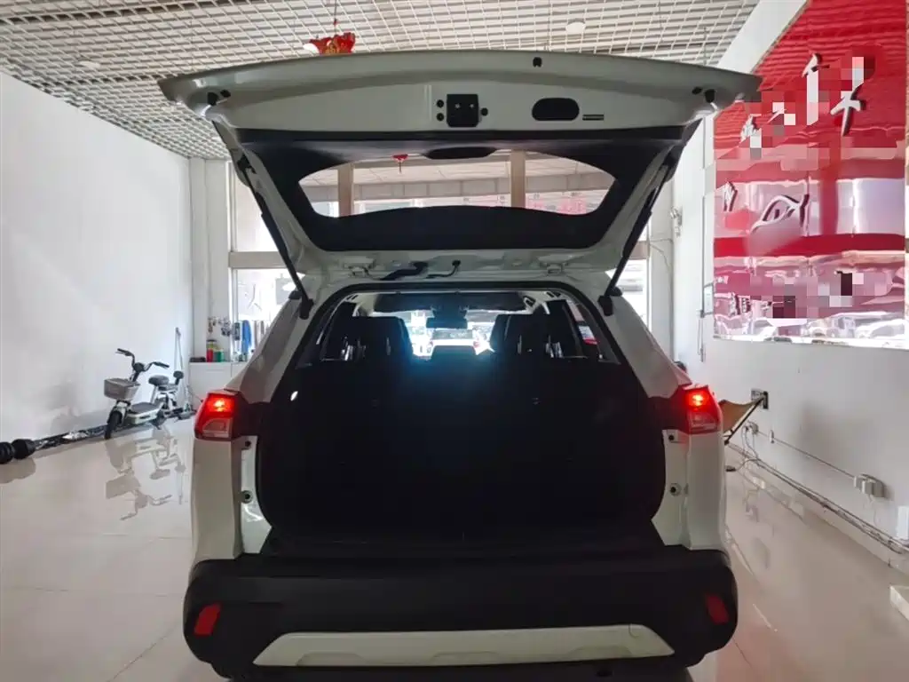Toyota Corolla Cross 2023 2.0L Pioneer Edition фото 19