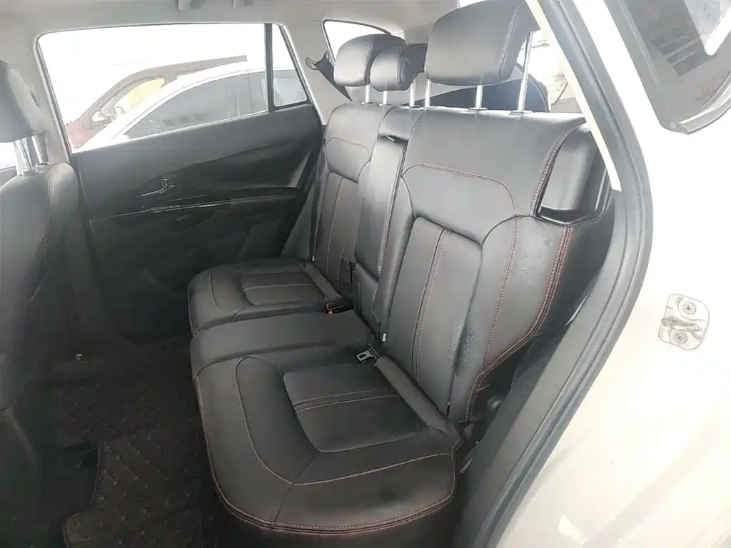 Landwind X5 2015 2015 1.5T Manual Pioneer Edition