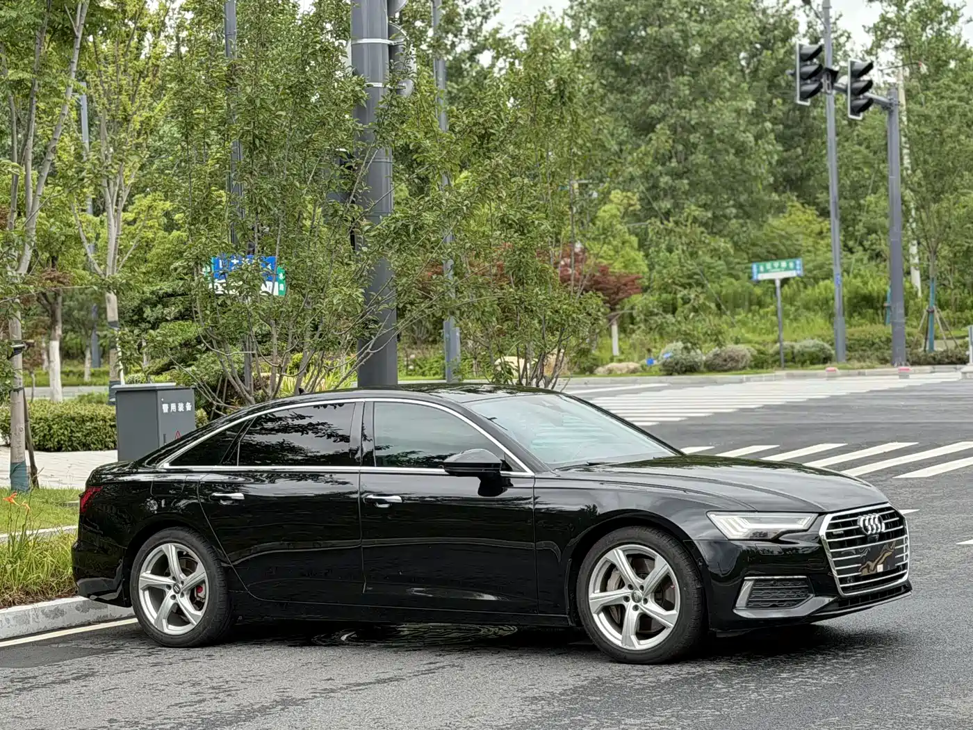 Фото 3 - Audi A6L