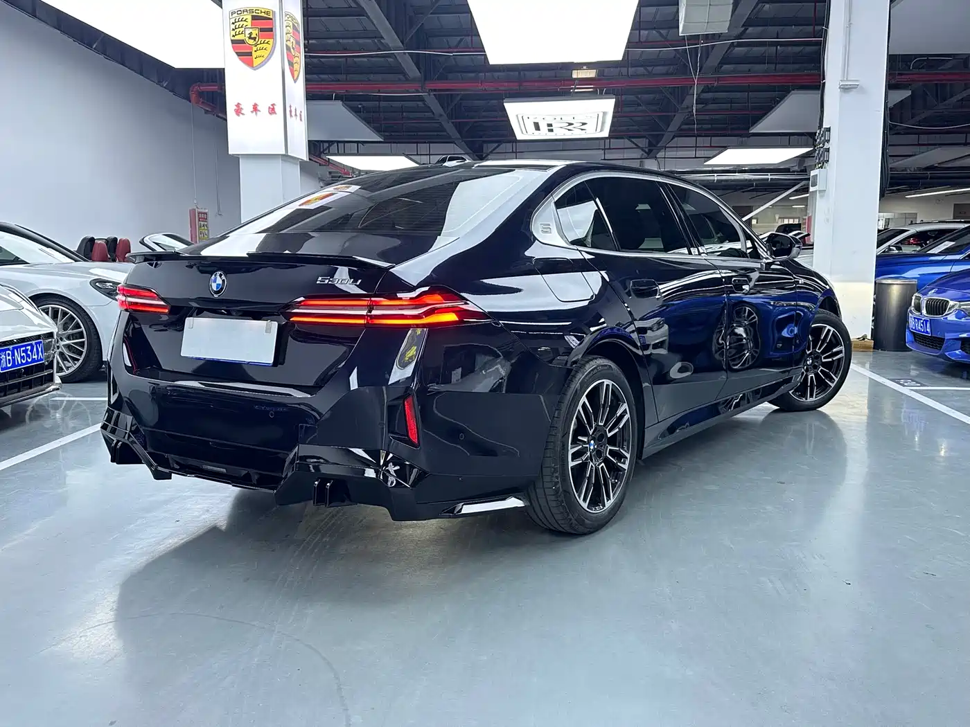 BMW 5 Series 2024 530Li Premium M Sport Package фото 2