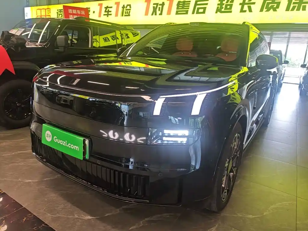 Lynk & Co 900 2025