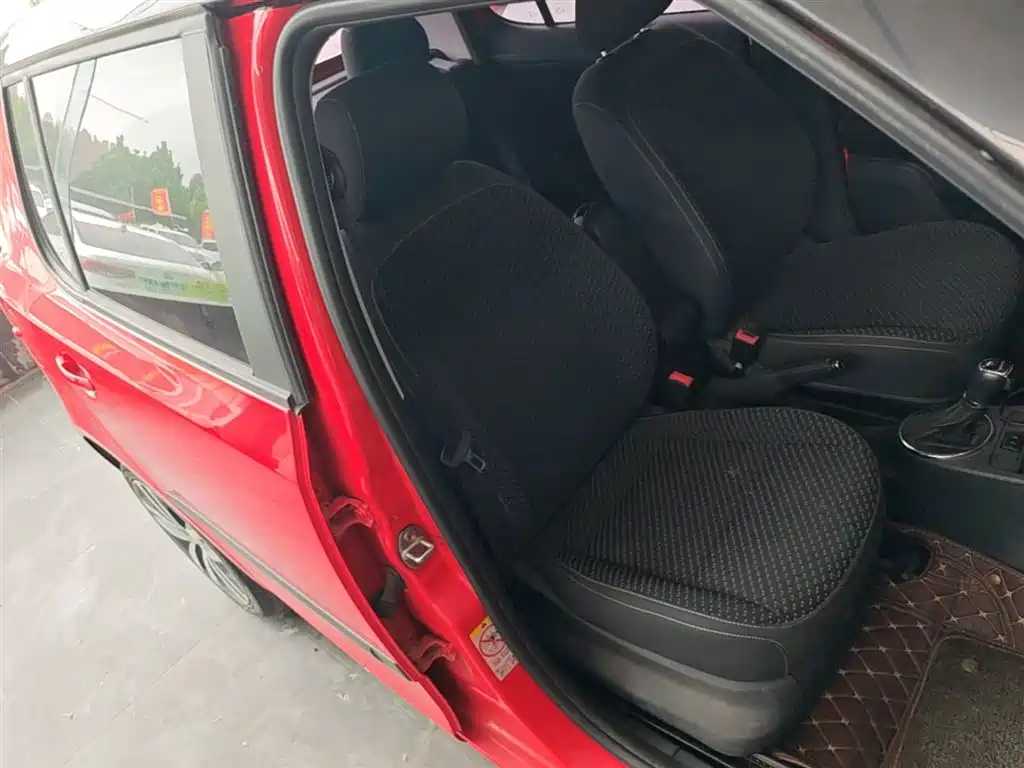 Škoda Fabia 2014 1.6L Automatic Sport Edition фото 25