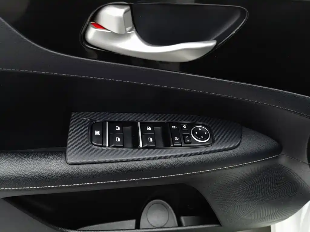 Photo 9 - Kia K3