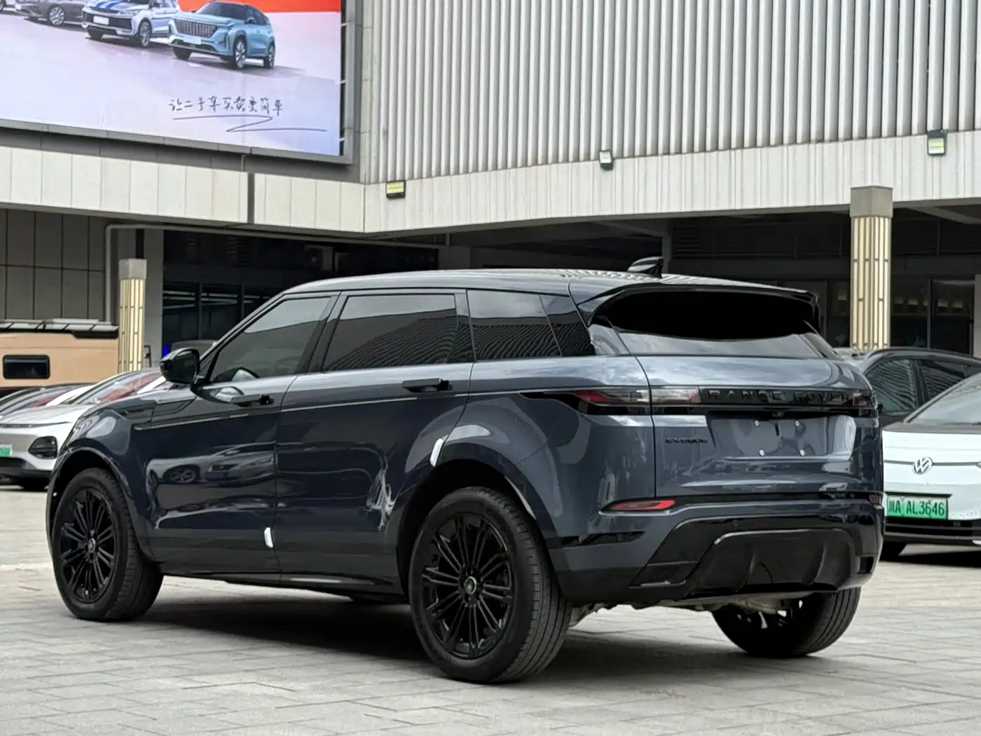 Land Rover Range Rover Evoque 2024 Range Rover Evoque L 249PS Light Master Edition фото 7