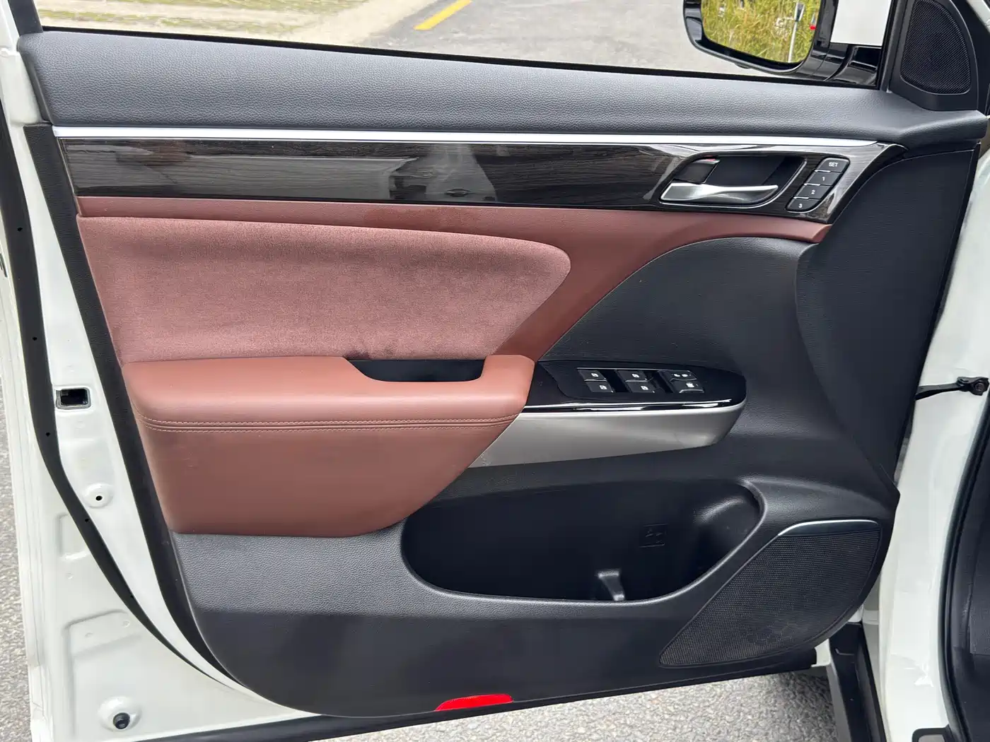 GAC Trumpchi Trumpchi GS8 2017 320T 2WD Luxury Smart Connect (7-seater) фото 4