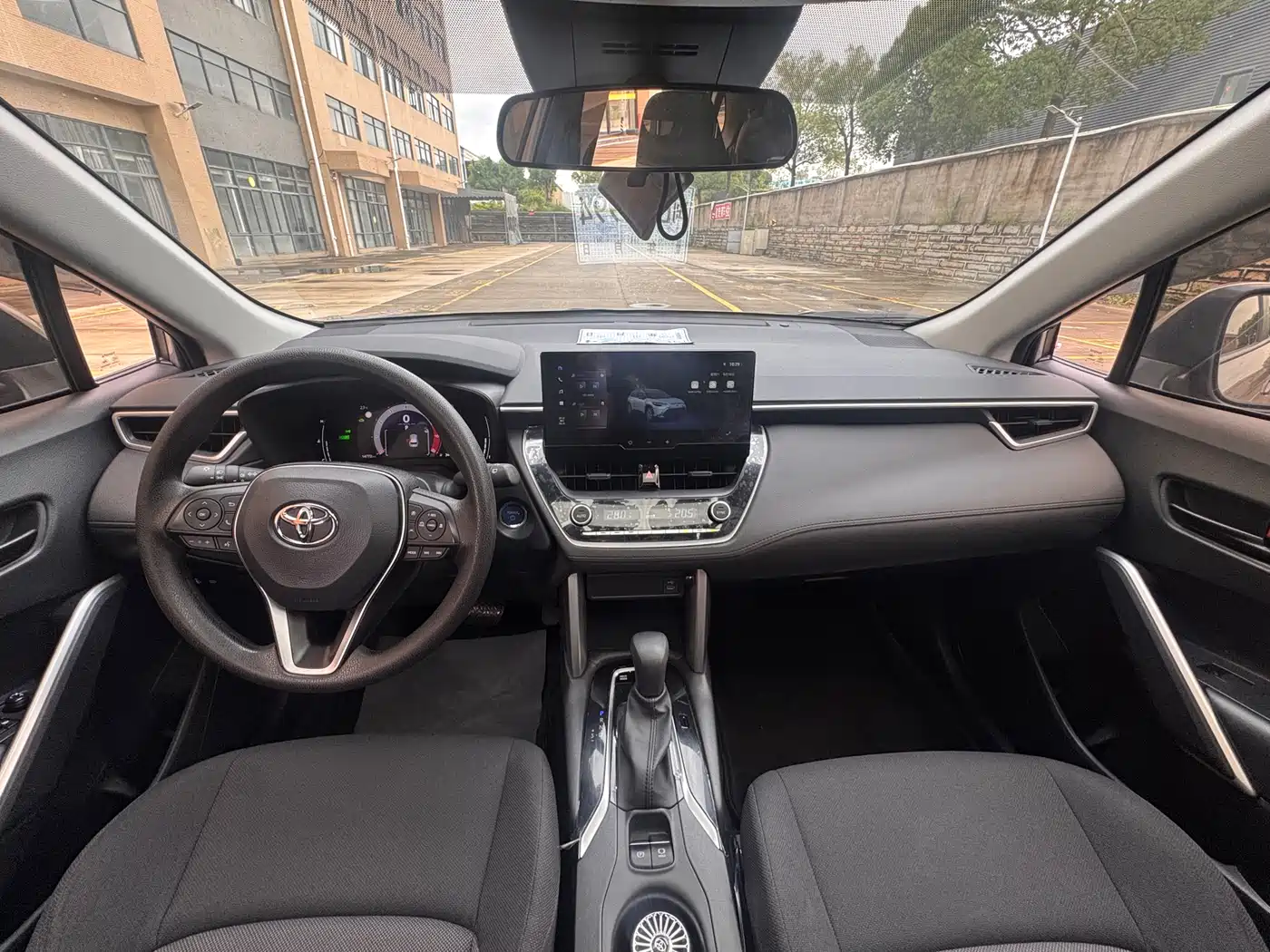 Toyota Frontlander 2023 2.0L Smart Hybrid Dual Engine Leading Edition фото 10