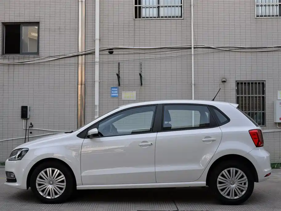 Volkswagen Polo 2018 1.5L Auto Comfort фото 2