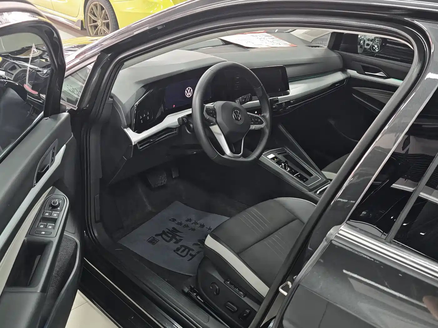 Volkswagen Golf 2023 280TSI DSG Pro фото 2