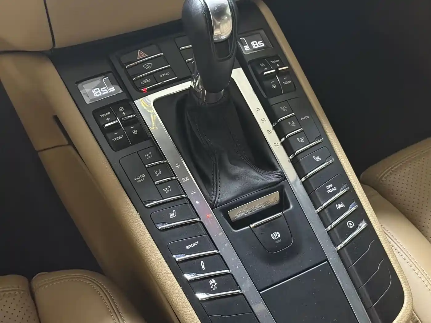 Porsche Macan 2017 Macan 2.0T фото 8