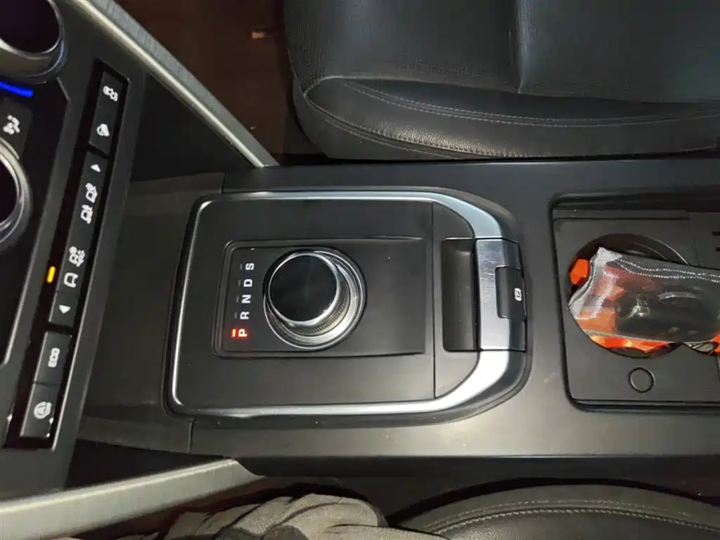 Land Rover Discovery Sport 2019 240PS SE Edition China VI фото 14