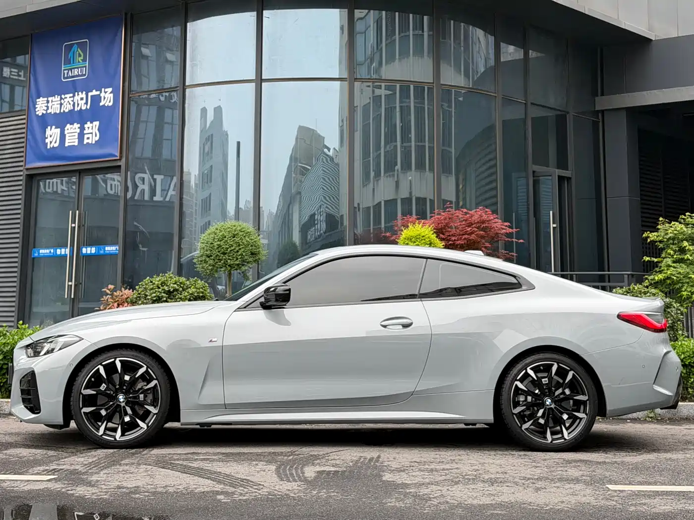 BMW 4 Series 2024 430i M Sport Shadow Edition фото 5