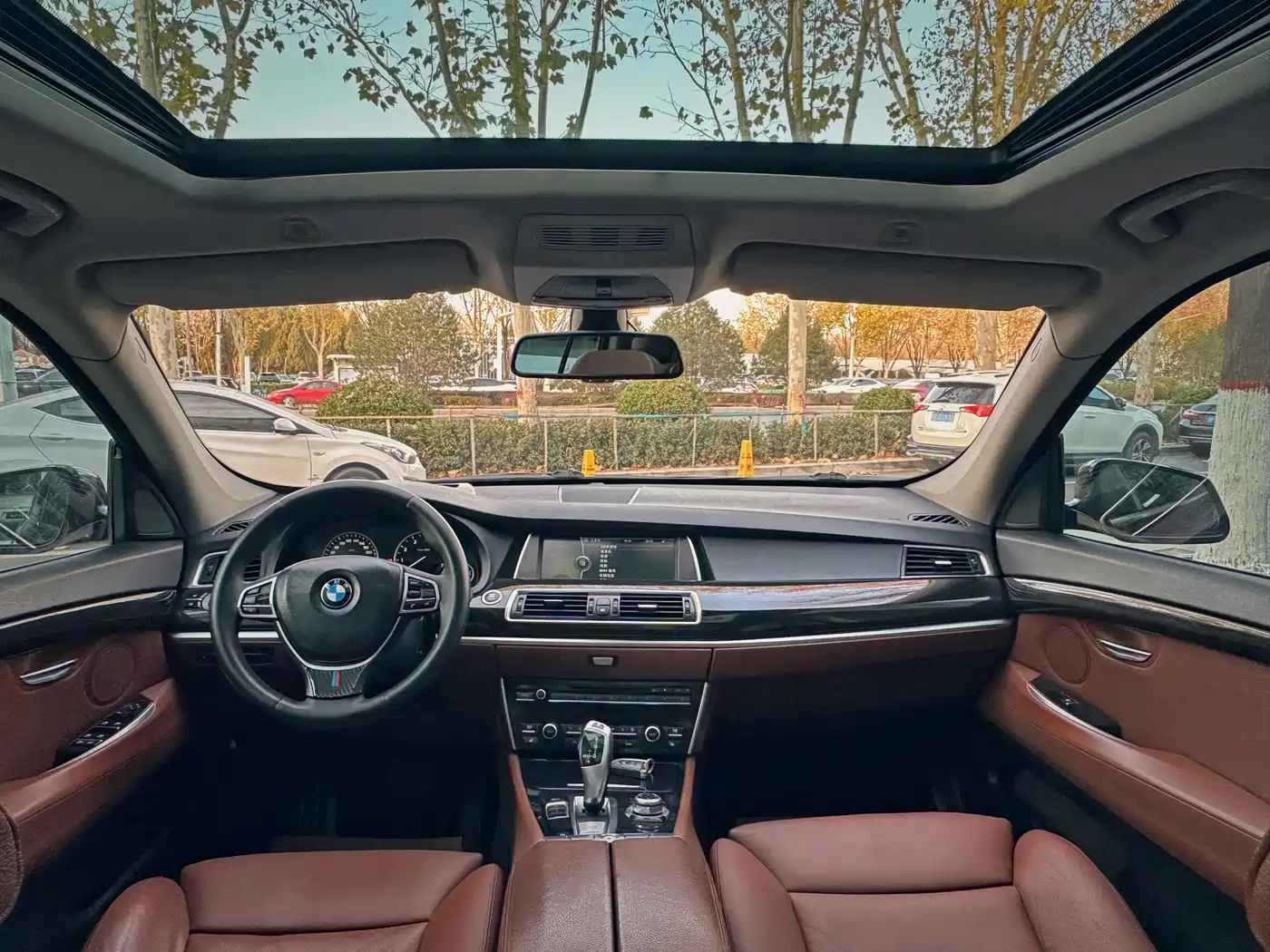BMW 5 Series GT 2011 535i xDrive Luxury Model фото 10