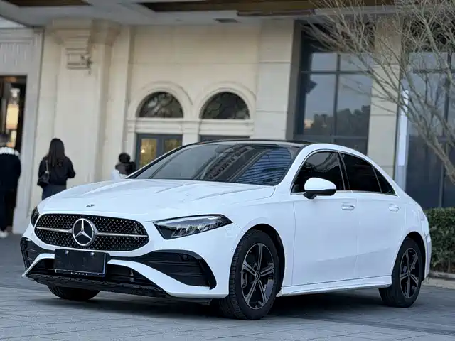 Mercedes-Benz A-Class 2025 A 200 L Fashion Edition