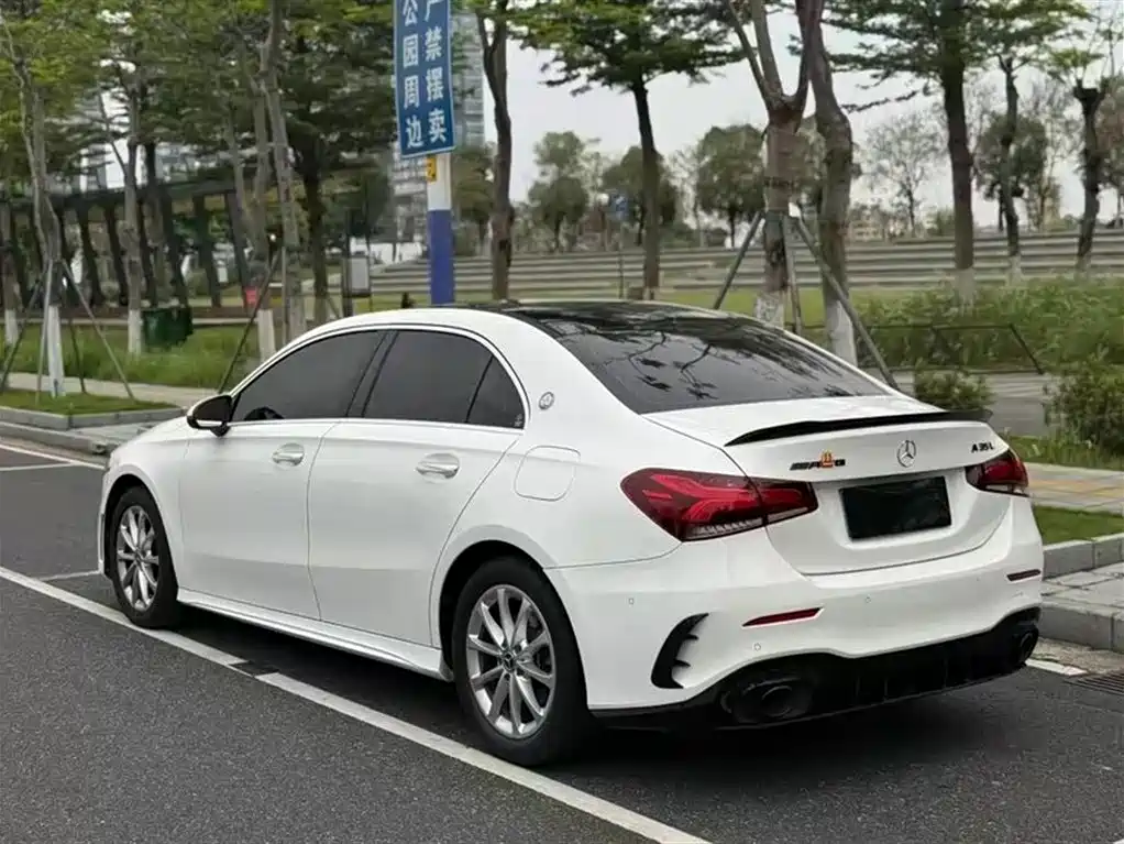 Mercedes-Benz A-Class 2019 A 200 L Sport Sedan фото 7