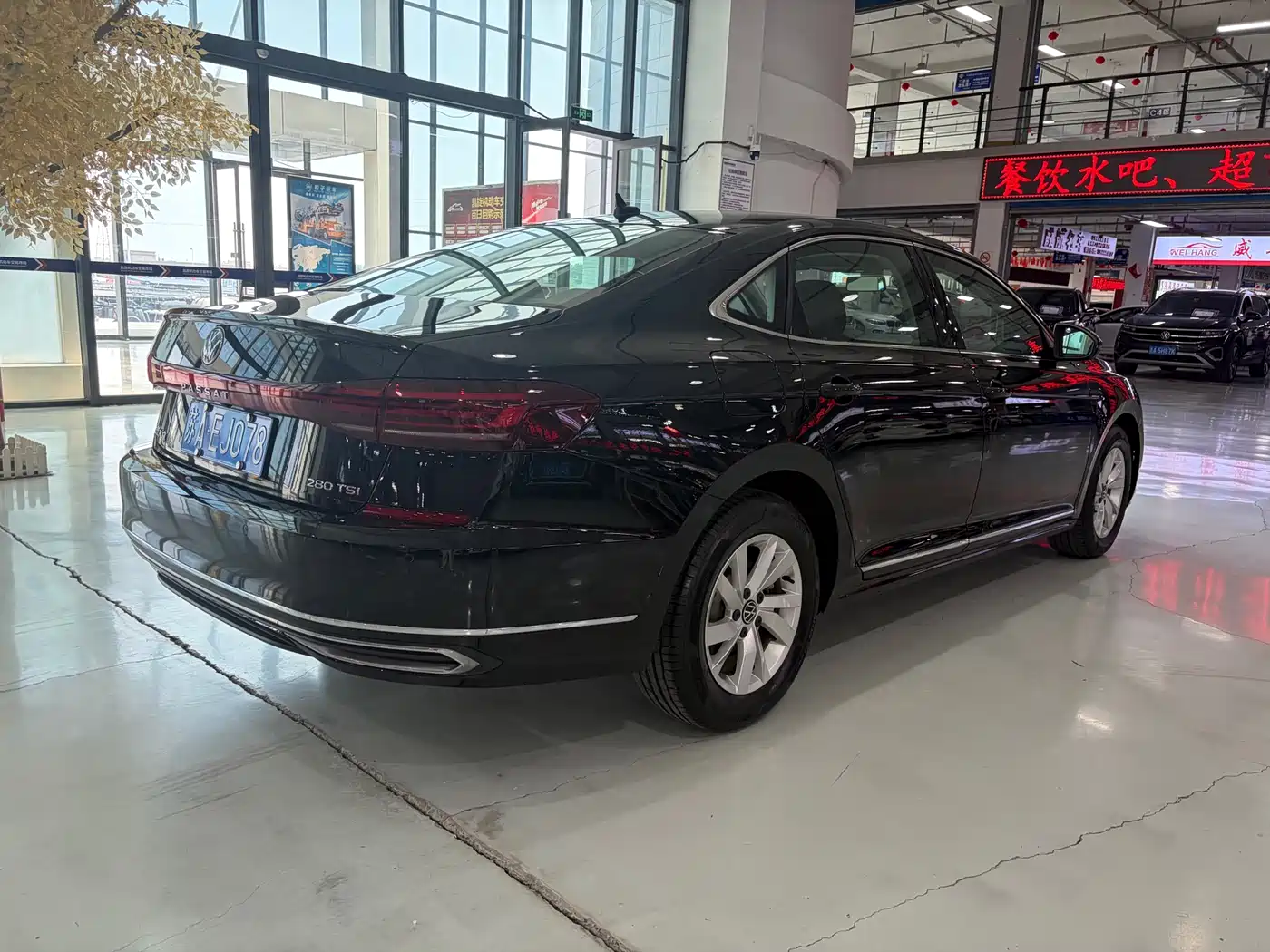 Volkswagen Passat 2022 280TSI Business Edition фото 4