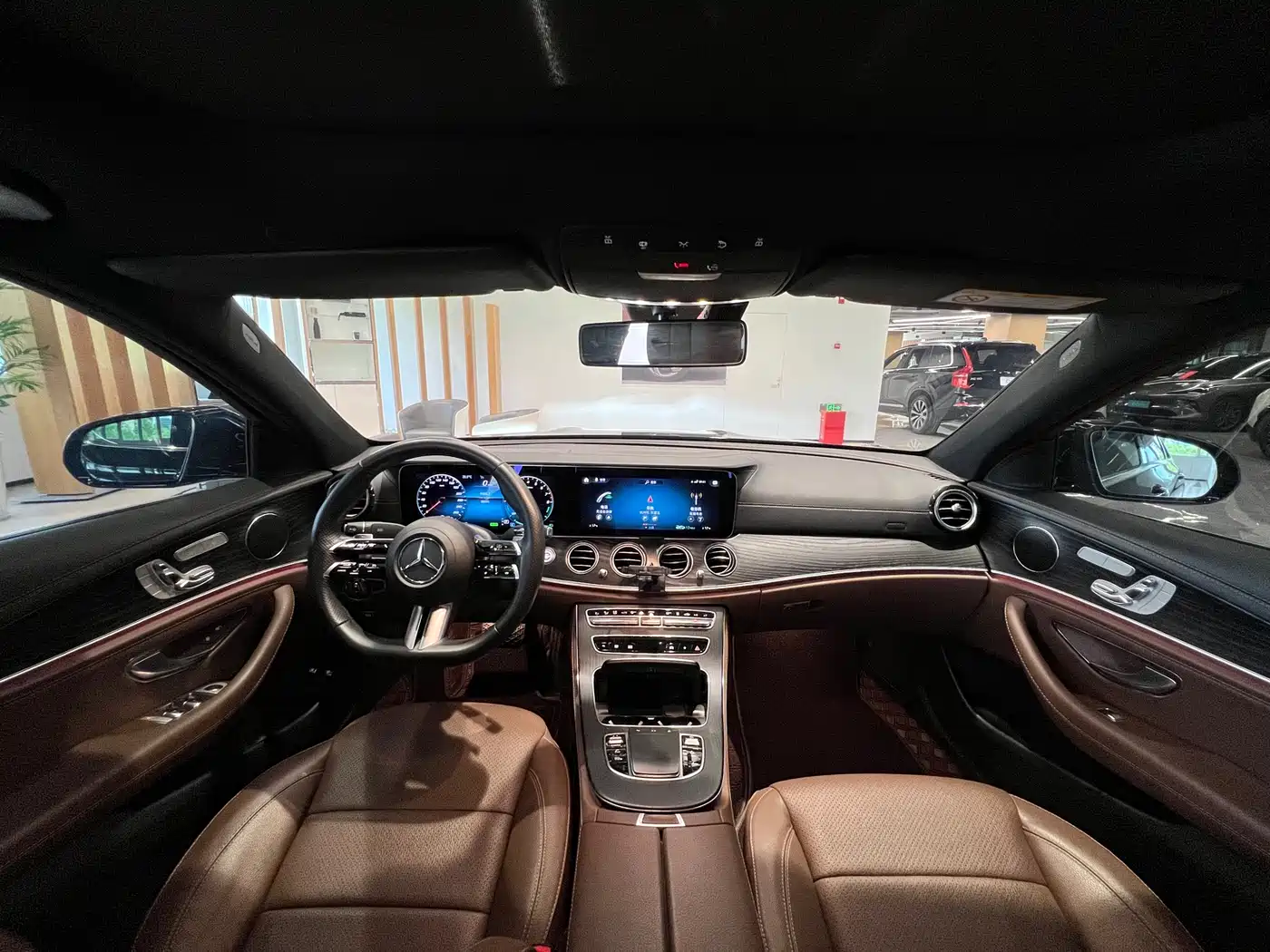 Mercedes-Benz E-Class New Energy 2023 E 350 e L Plug-in Hybrid Sport Sedan фото 13