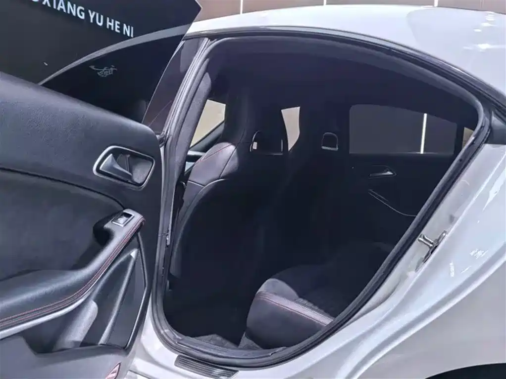 Mercedes-Benz CLA (Import) 2016 CLA 220 4MATIC фото 6