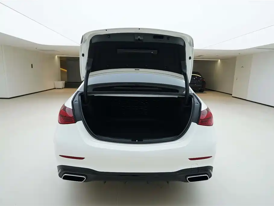 Mercedes-Benz C-Class 2024 Second Facelift C 260 L Sport фото 6