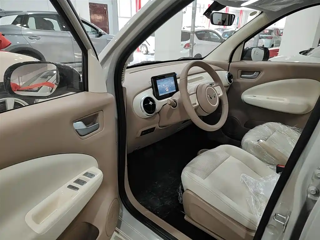 Wuling Motors Hongguang MINIEV 2026 2025 4-Door Advanced