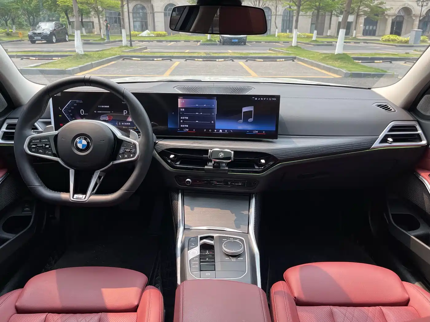 BMW 3 Series 2025 325Li M Sport Package фото 16
