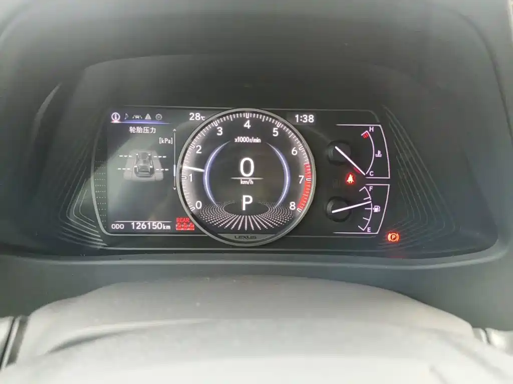 Фото 4 - Lexus UX