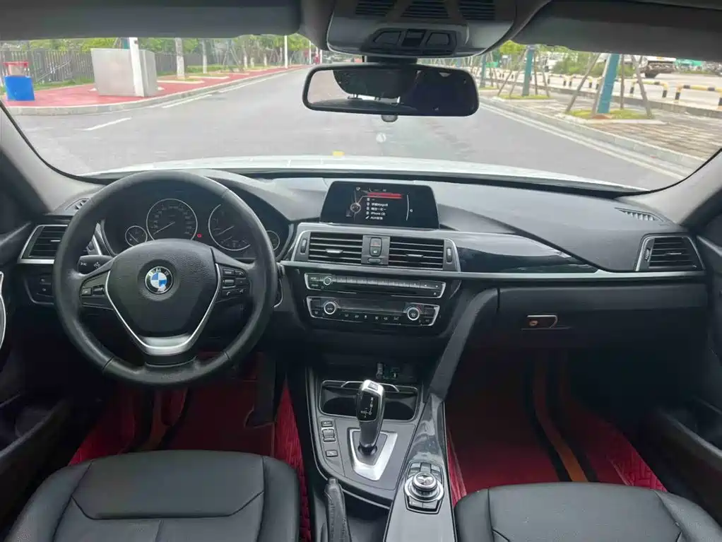 BMW 3 Series 2015 320i Fashion фото 4