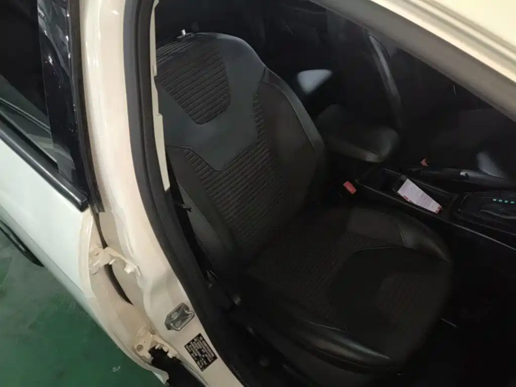 Photo 25 - Ford Focus