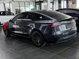 Photo 4 - Tesla Model 3