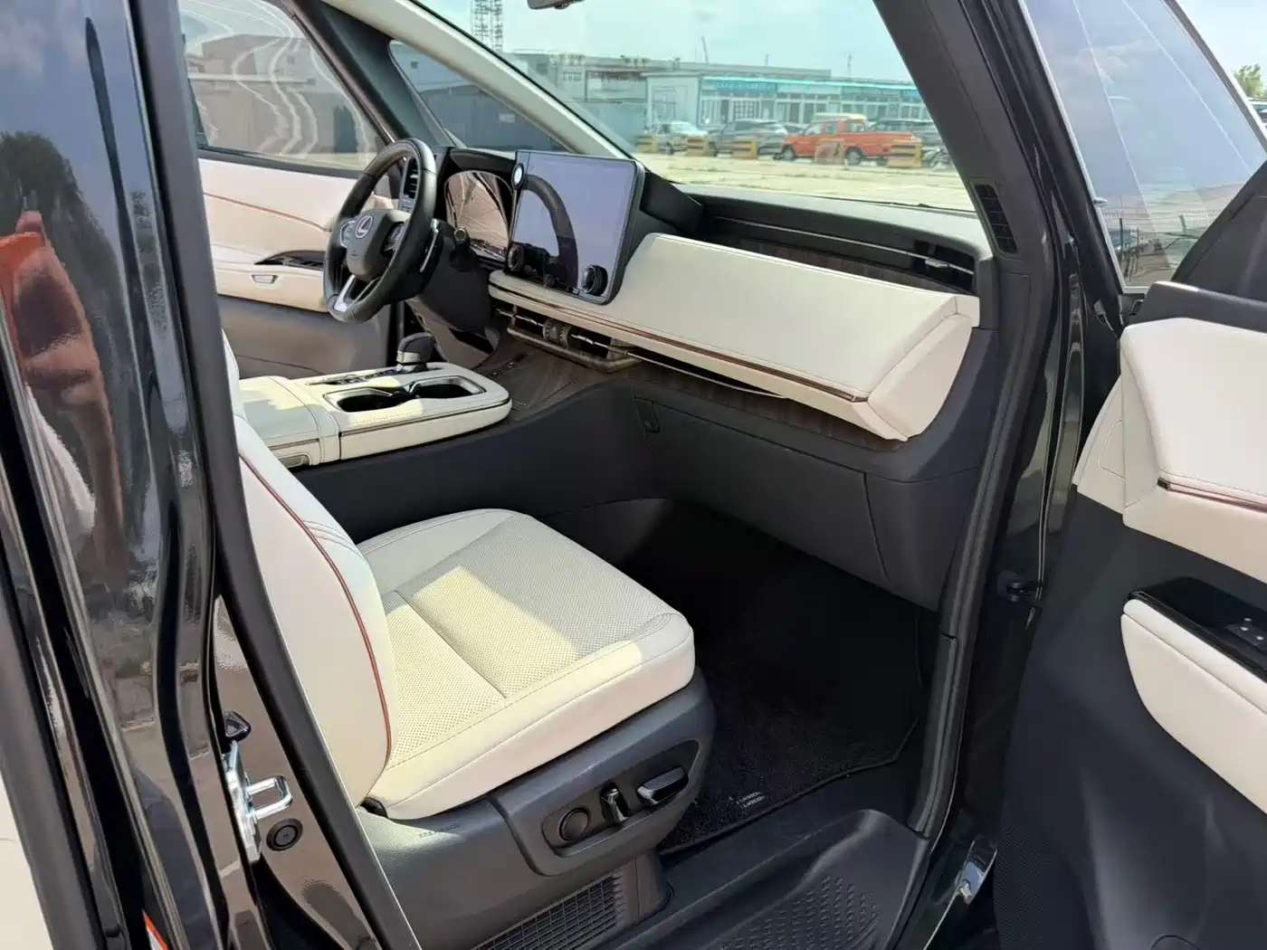 Lexus LM 2025 2025 Model 500h Four-Seater Imperial Edition
