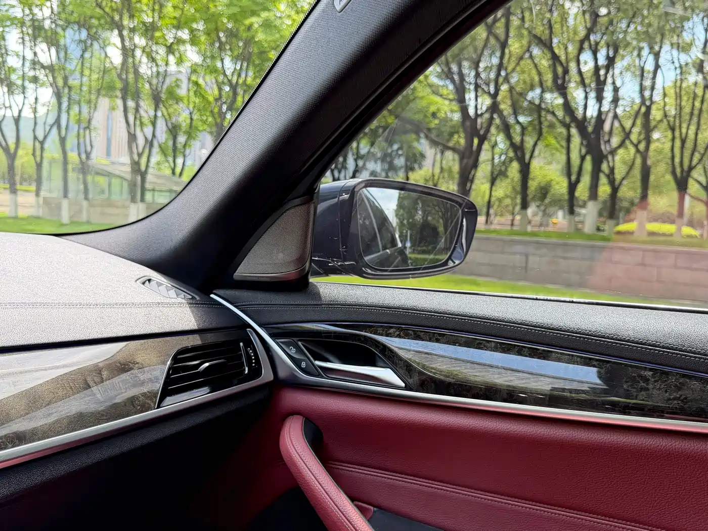 BMW 5 Series 2020 Model 530Li xDrive M Sport Package фото 16