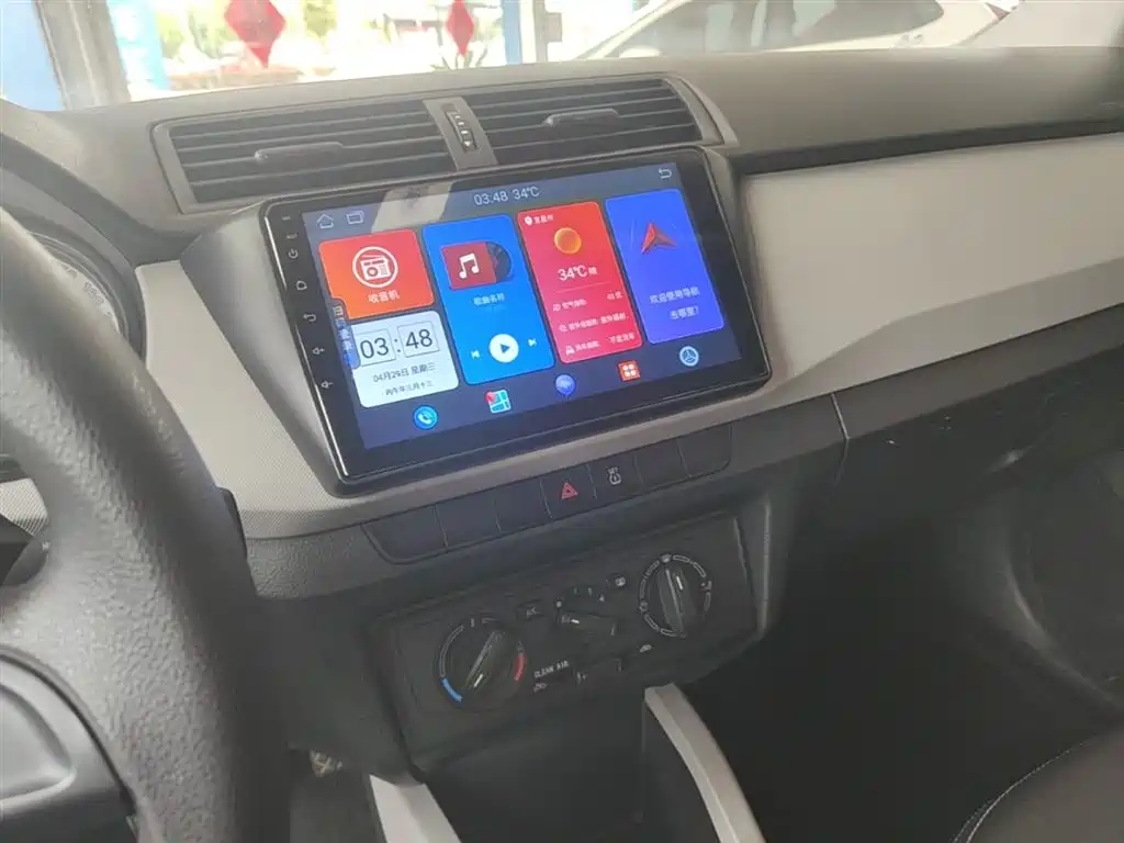 Škoda Fabia 2017 1.4L Auto Car Enjoy Edition фото 13