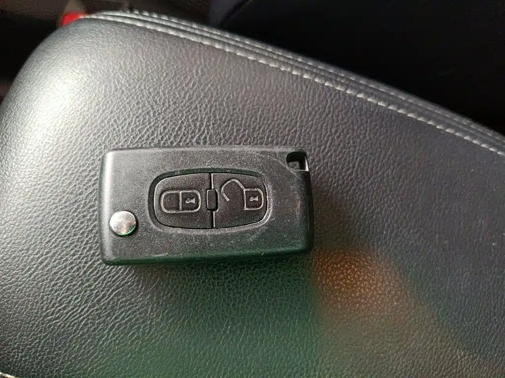 Peugeot 4008 (Import) 2013 2.0L 4WD Fashion фото 17