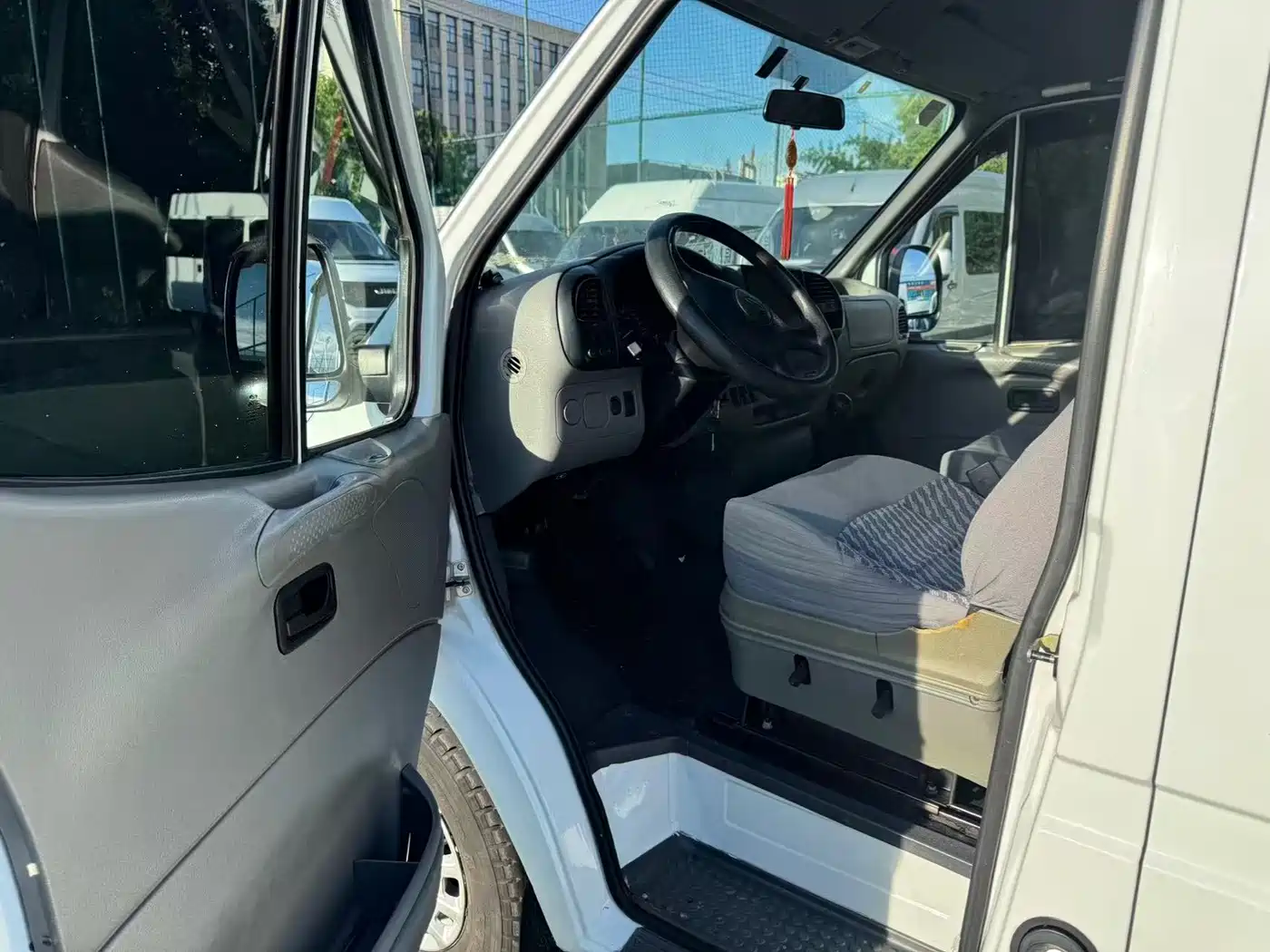 Ford Classic Transit 2016 2016 Model 2.8T Diesel Long Wheelbase 6-Seater Medium Roof Multi-Purpose Vehicle JX493ZLQ4