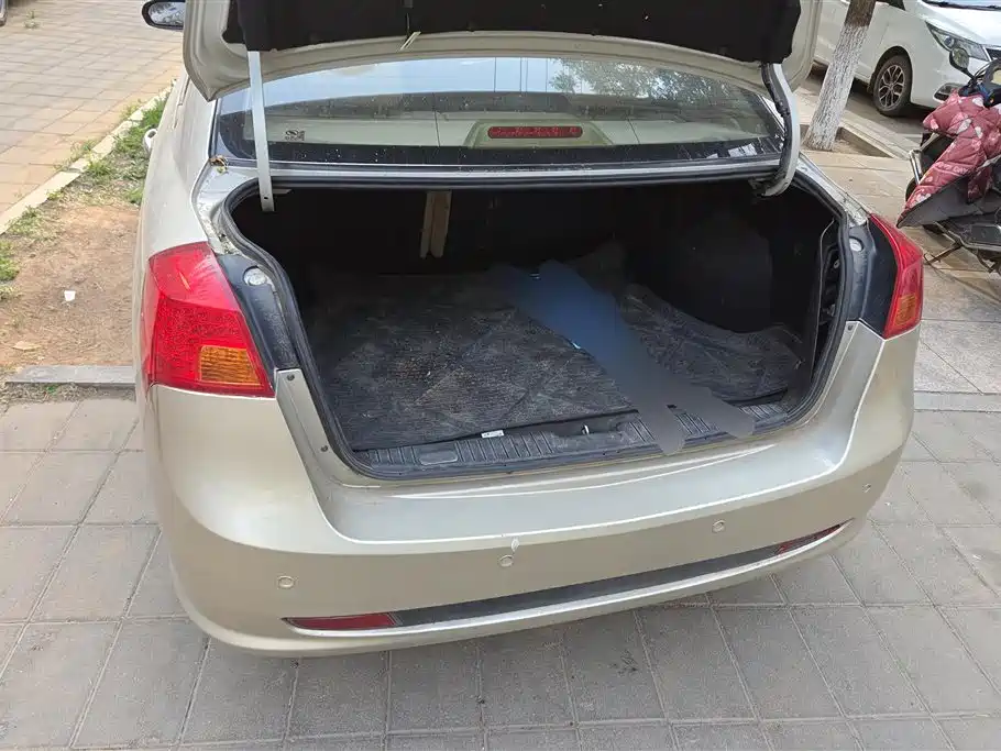 Buick Excelle 2011 1.6LE-AT фото 4