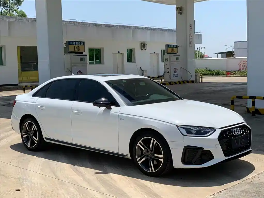 Audi A4L 2022 40 TFSI Luxury Dynamic фото 3