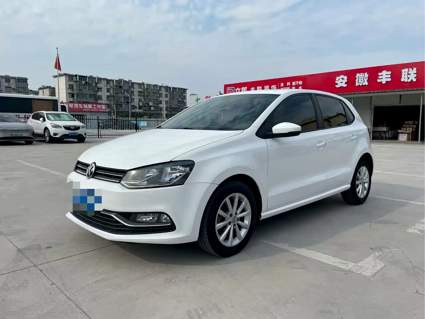 Volkswagen Polo 2016 1.6L Automatic Luxury фото 2