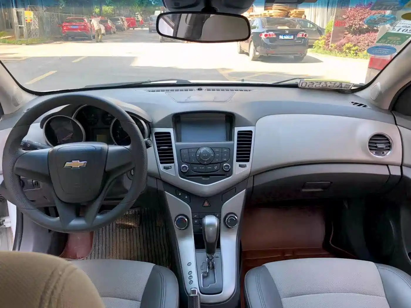 Chevrolet Cruze 2013 Model 1.8L SX AT фото 8