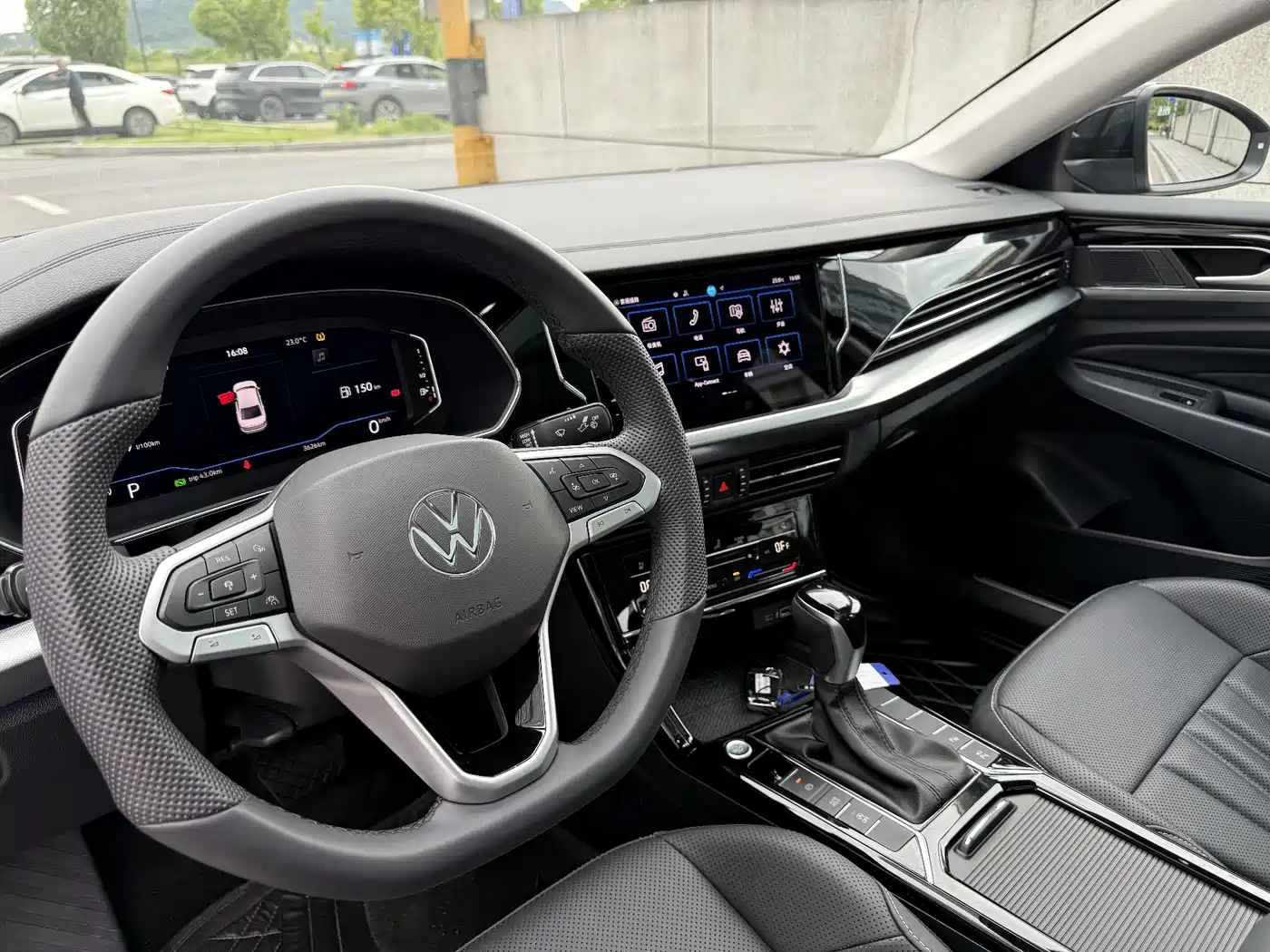 Volkswagen Passat 2025 Outstanding 380TSI Dragon Glory Edition фото 13