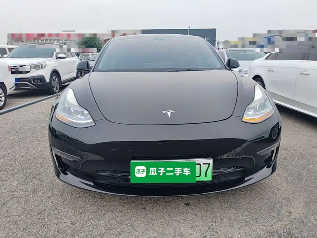 Фото 3 - Tesla Model 3