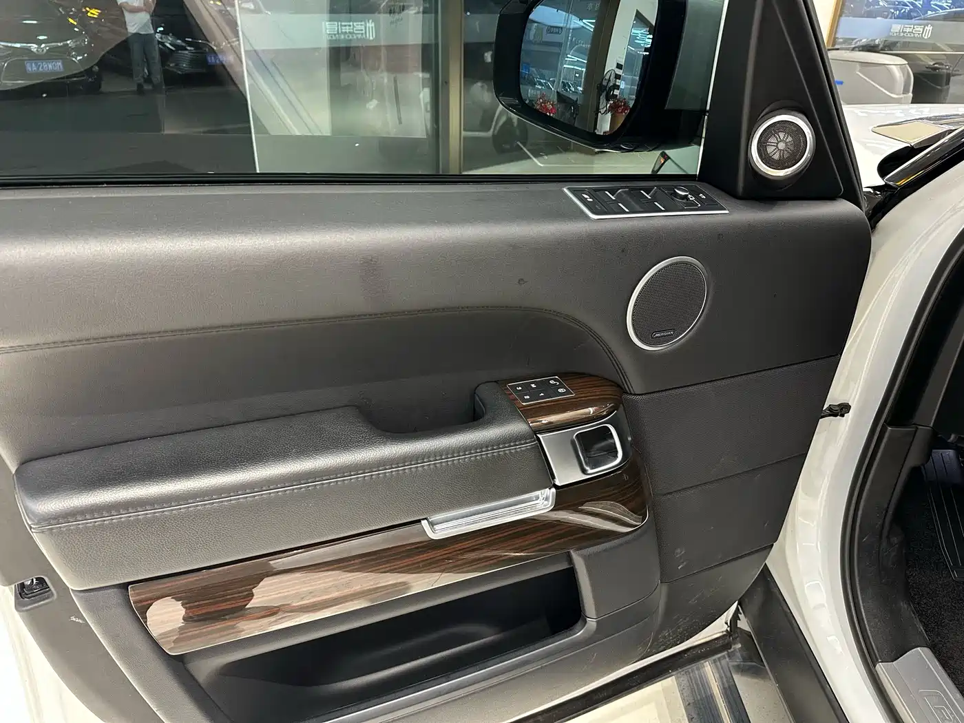 Фото 9 - Land Rover Range Rover