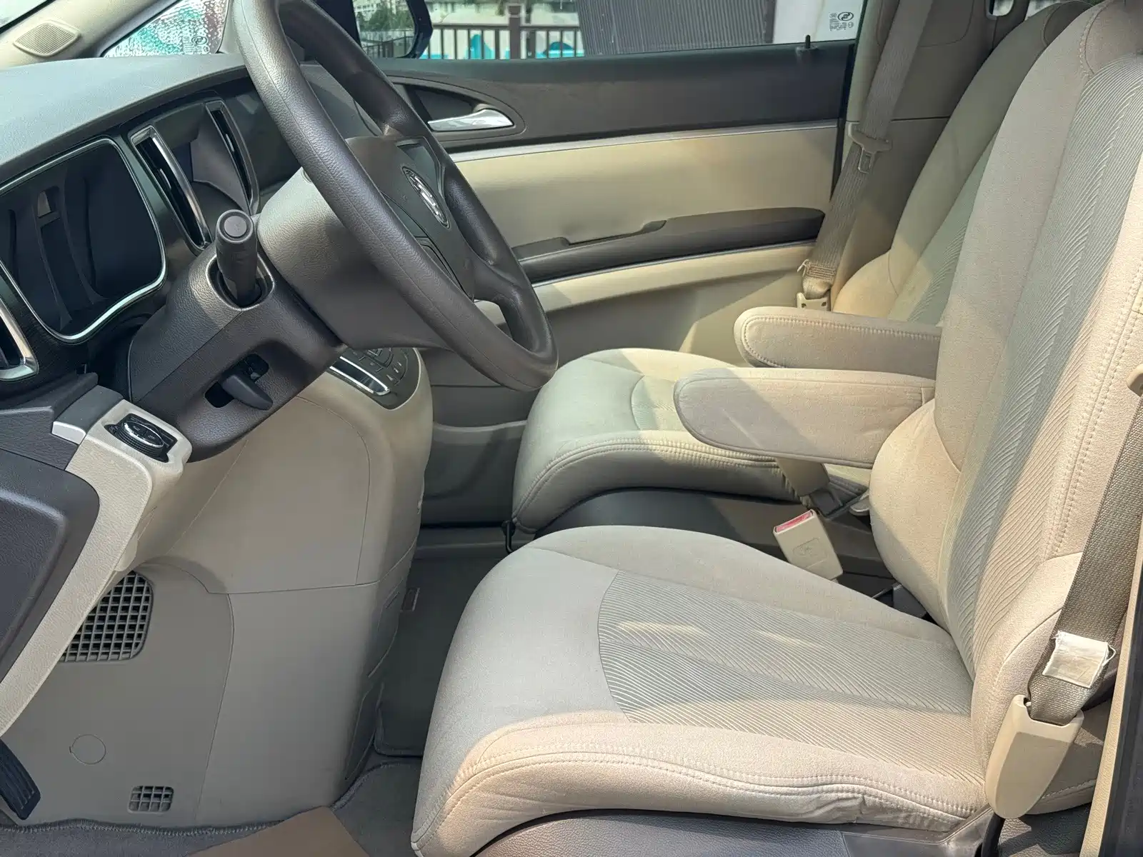 Фото 9 - Buick GL8