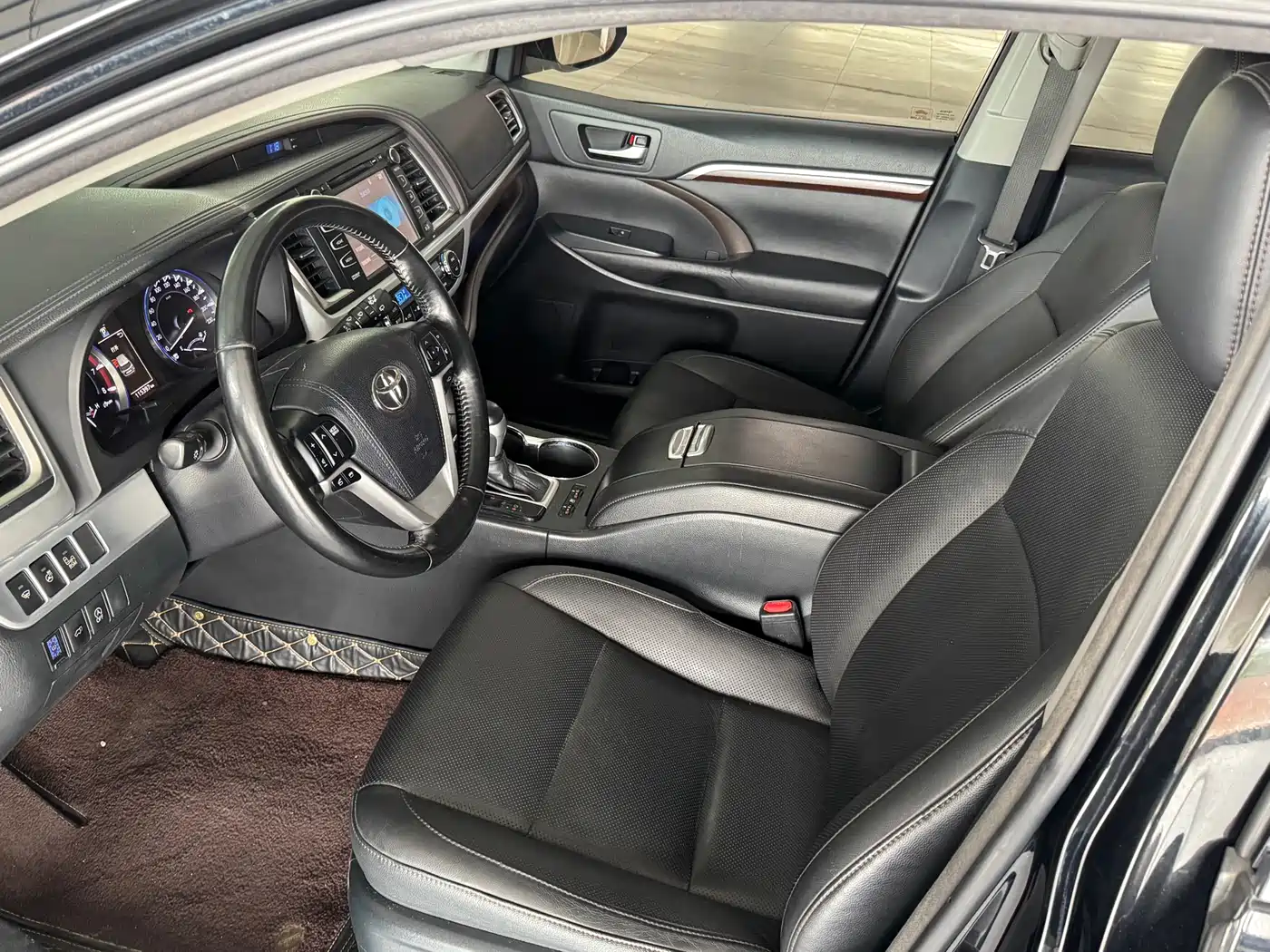 Toyota Highlander 2015 2.0T AWD Ultimate Edition 7-seater фото 6