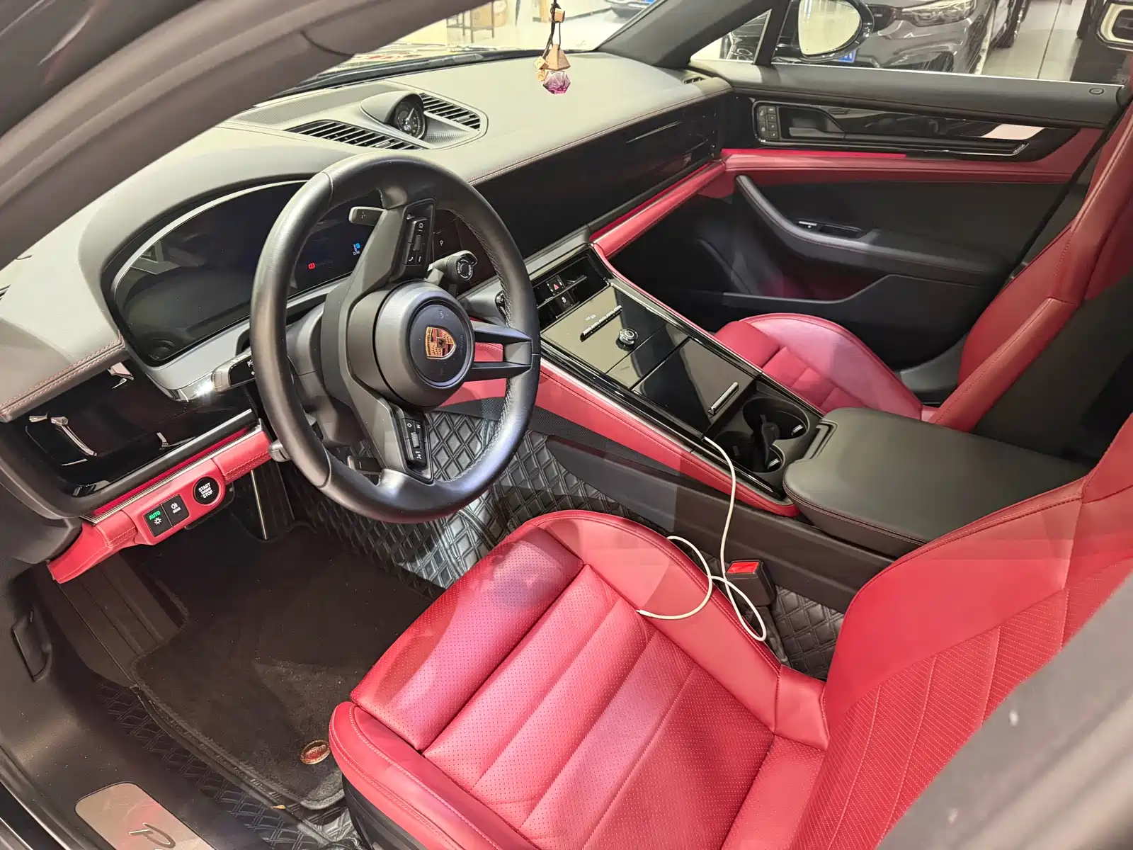 Фото 7 - Porsche Panamera