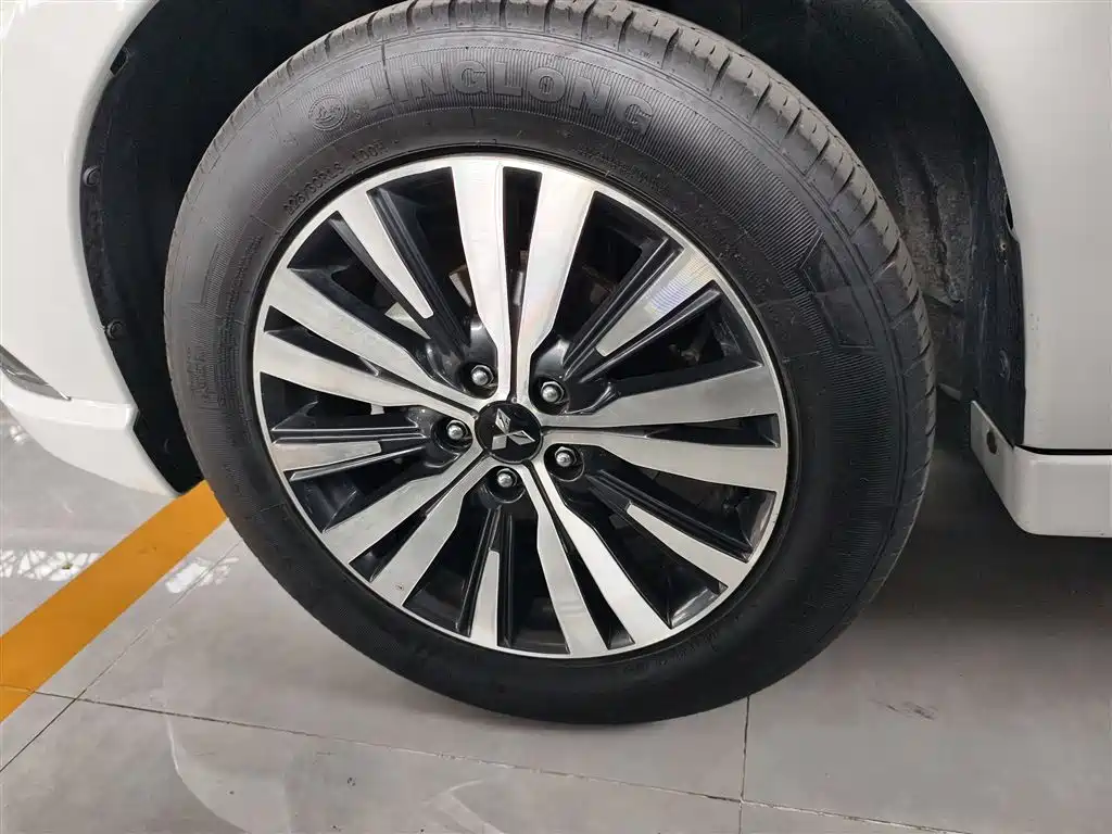 Mitsubishi Outlander 2021 Facelift 2.0L 2WD Comfort Edition 5-Seater фото 4