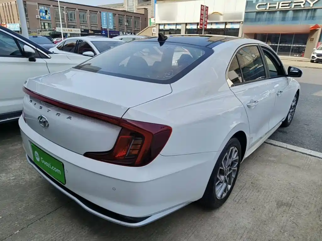 Hyundai Mistra 2021 2021 1.8L CVT GLX Elite