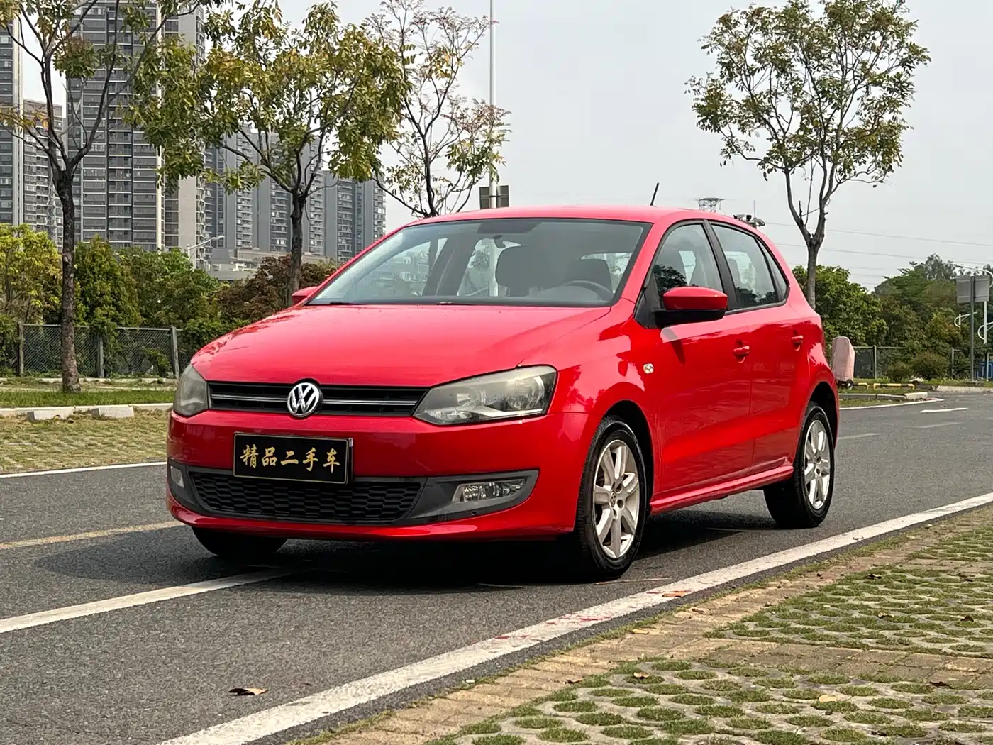 Volkswagen Polo 2013 1.6L Automatic Comfort Edition фото 2