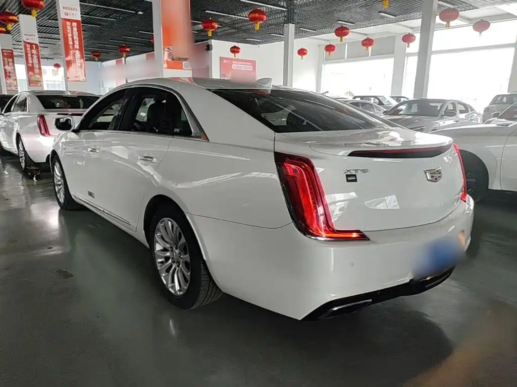 Photo 5 - Cadillac XTS