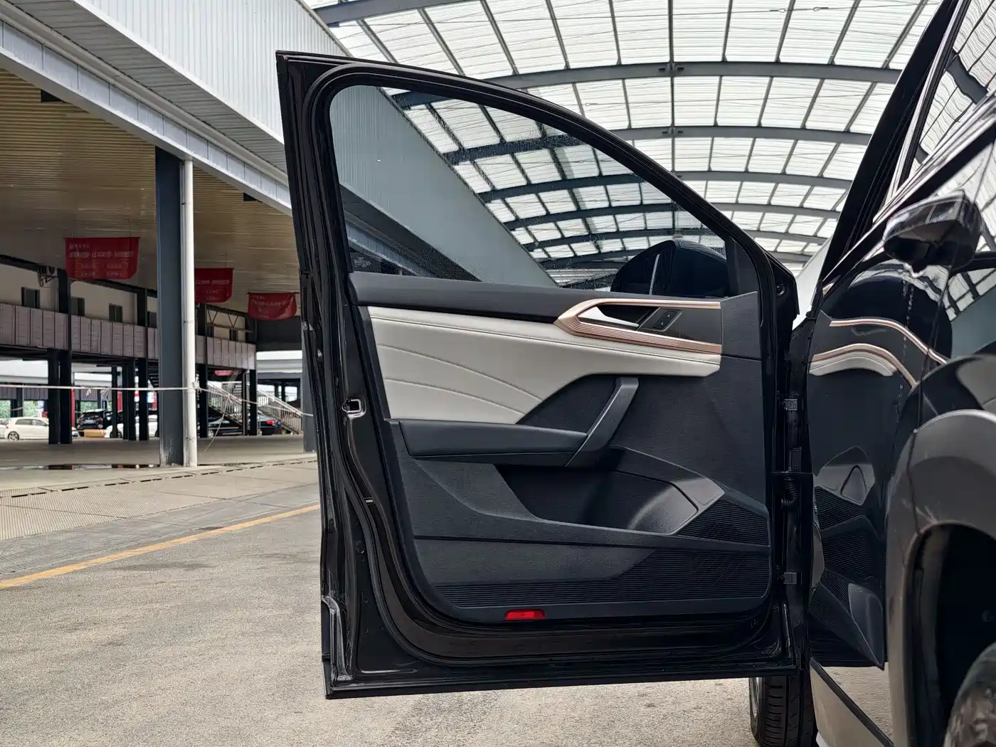 Volkswagen Tharu 2023 300TSI 2WD Full Moon Edition фото 4