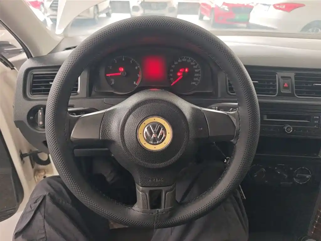 Volkswagen Santana 2015 1.6L Manual Trend Edition фото 11
